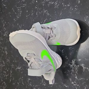 Nike sneakers Toddler size 9c